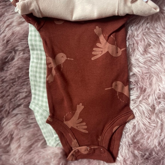 5 pk onesies - Picture 2 of 4